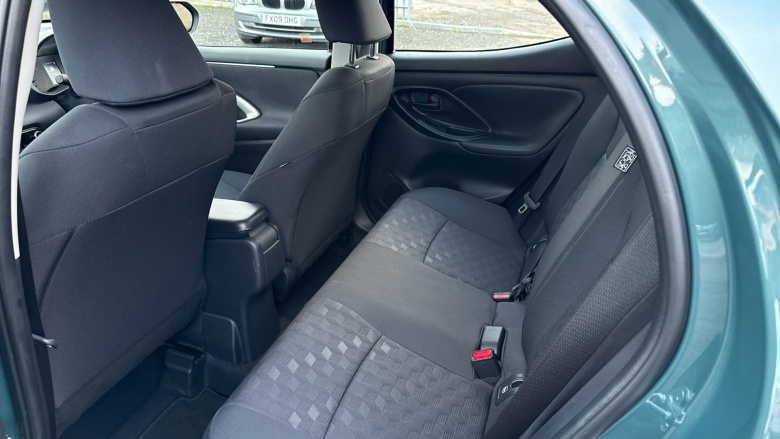 Toyota Yaris 1.5 Hybrid Icon 5dr CVT Hybrid Hatchback